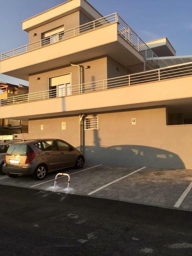 דירות פיומיצ'ינו Sunset House מראה חיצוני תמונה